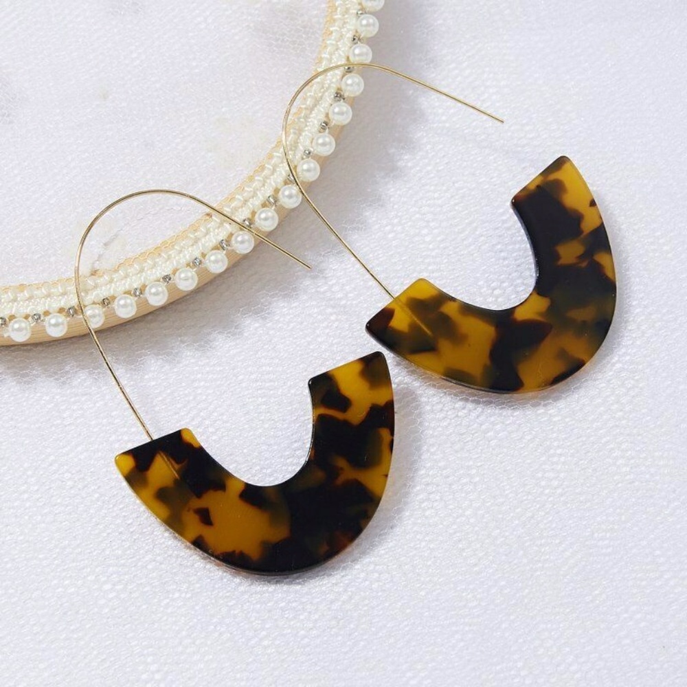 Tortoise Geometric Dangle Drop Earrings - Picture 2 of 4